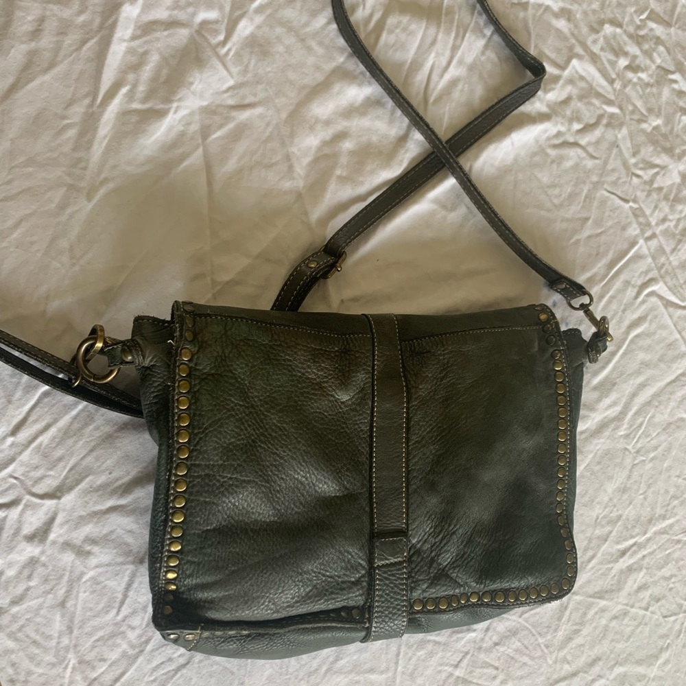 Very nice soft leather crossbody purse. Very roomy and can hold a lot
